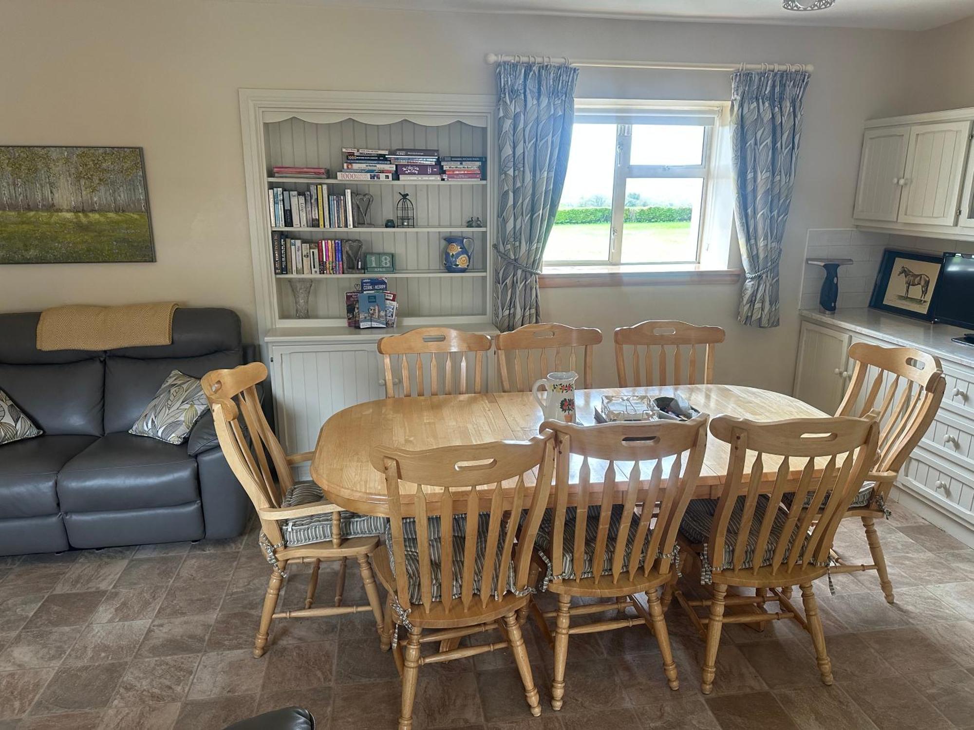 Beautiful Farmhouse An Hour'S Drive From Four Irish Cities 클론멜 외부 사진